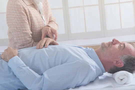 Мужчина на сеансе